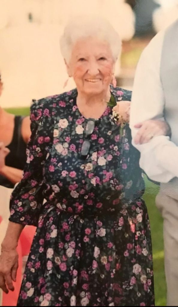 Carolina "Carolyn" Elenora Mullis