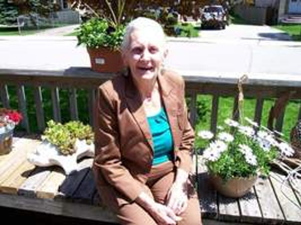 June  Ruth Mccurdy