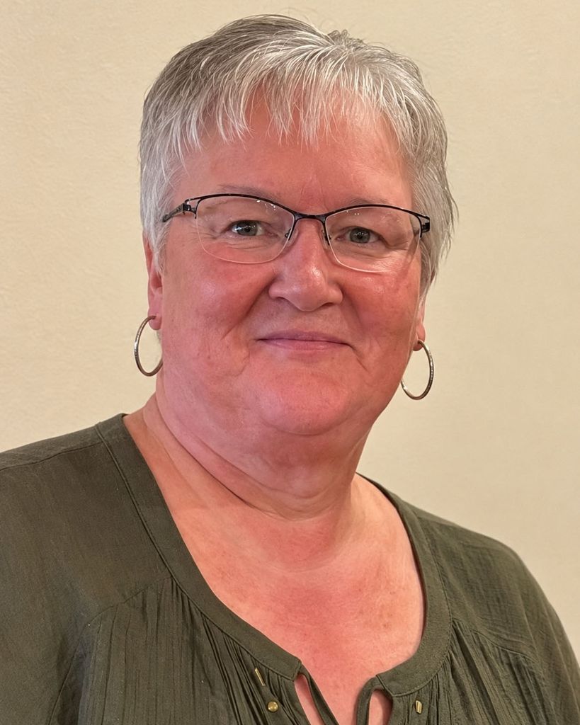 Pamela "Pam" Dundee