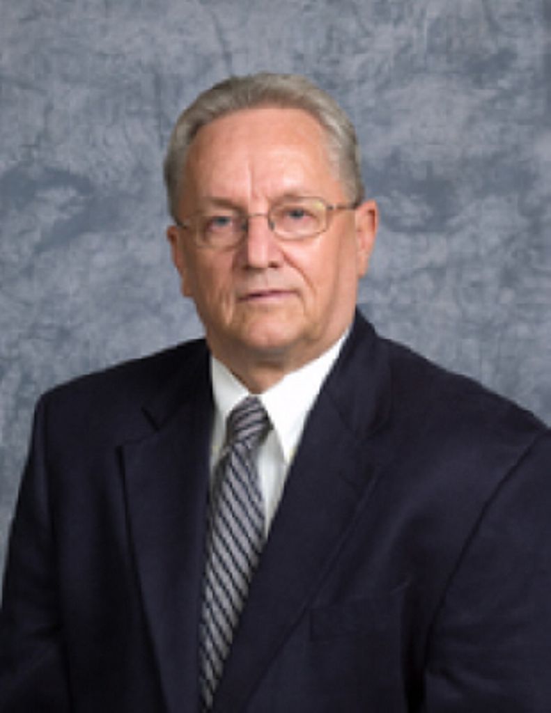 Robert E Snyder