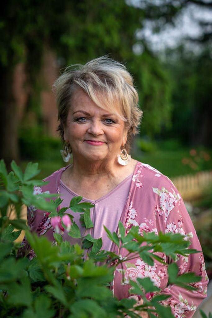 Mary Elizabeth Walstad Profile Photo