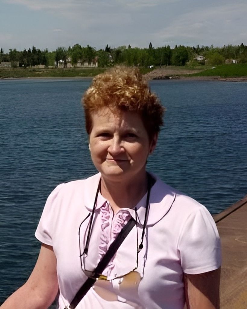 Vicki Hullander Lundy