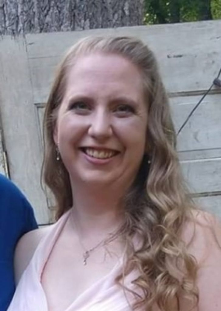 Juliana Brie Mayhew Profile Photo