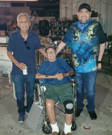 Salomon Cisneros photo gallery thumbnail 82 of 87