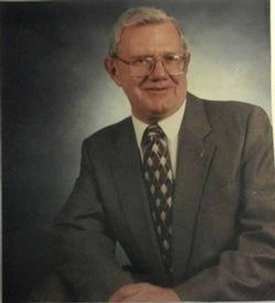 Earle Douglas Lindsay