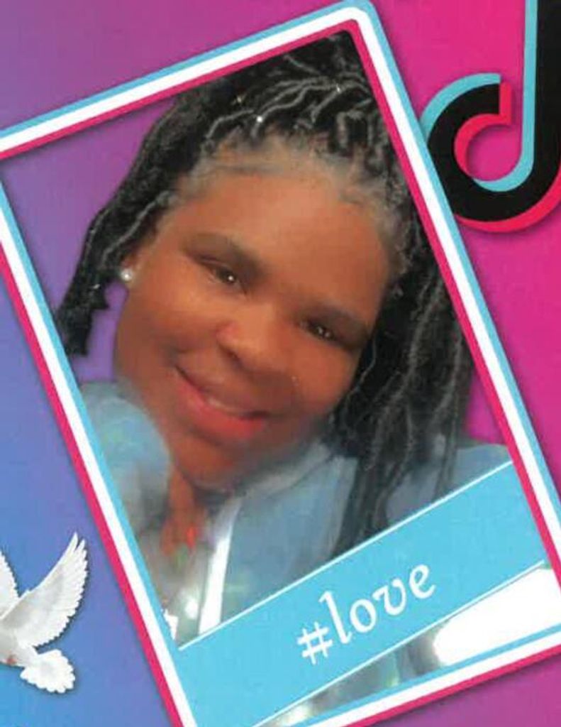 Cenaysia Yahnice Devine Profile Photo