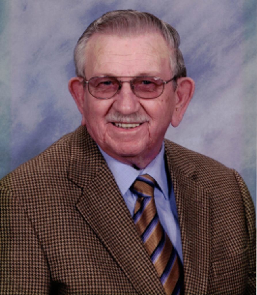 Lloyd Apsley