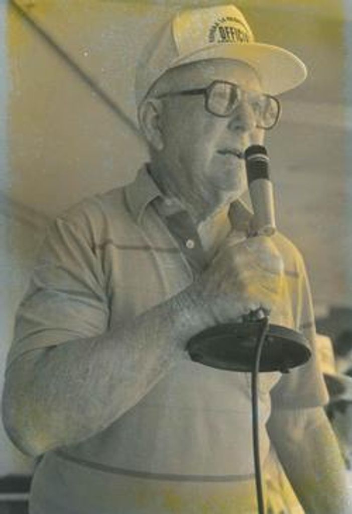 Kenneth "Red" Carlin Profile Photo