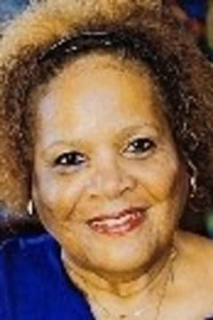 Angela  McCLOUD