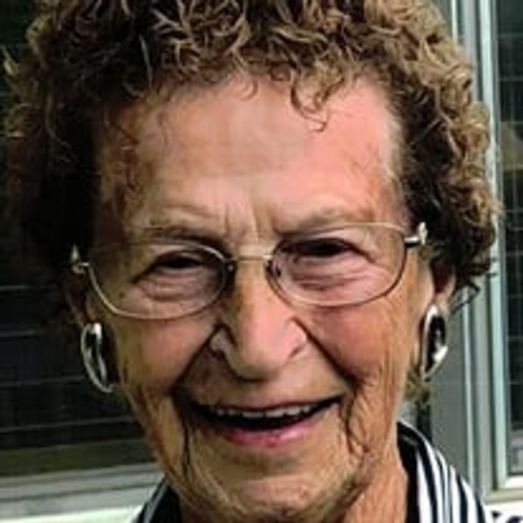 Evelyn M Mitchell