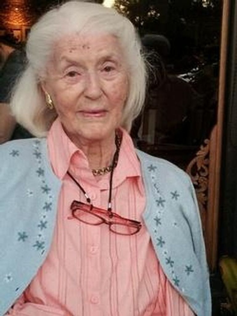 Iris Hallaran Profile Photo