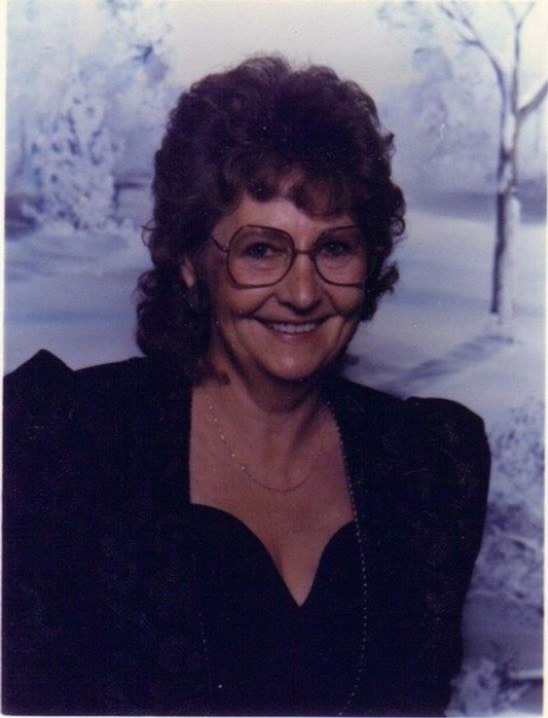 Linda L. (Lively)  Akers