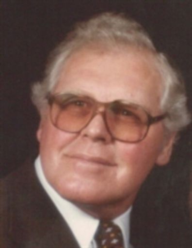 Melvin "Pete" Reinders photo gallery thumbnail 1 of 2