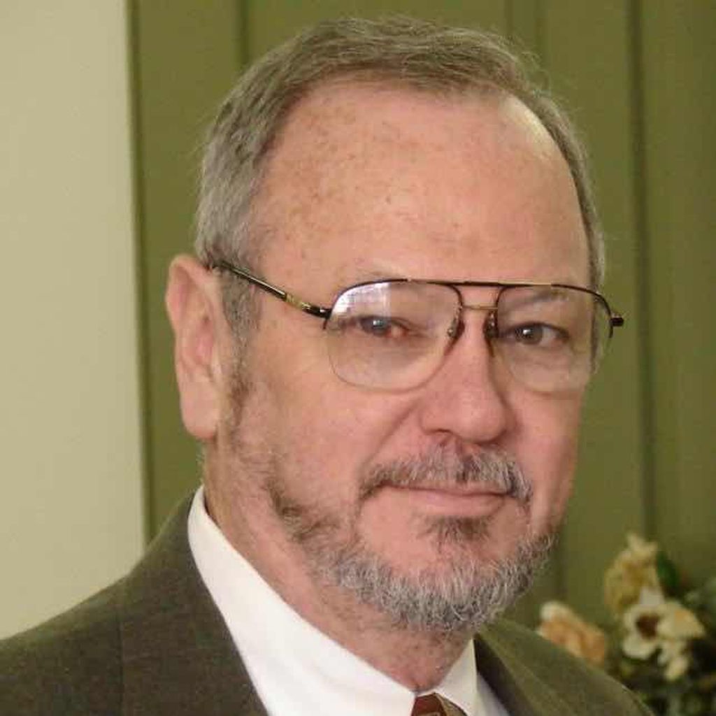 Hugh Thomas (Tom) Robertson Profile Photo