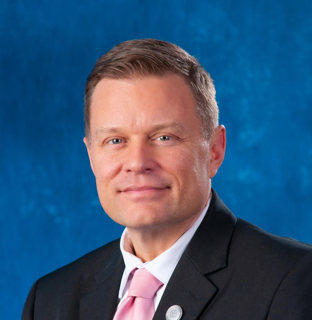 Jonathan James Delagrave Profile Photo