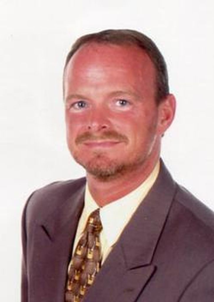 Roger D Farquhar