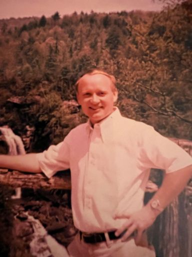 Mr. Gerald Carlyle Bowen photo gallery thumbnail 6 of 31