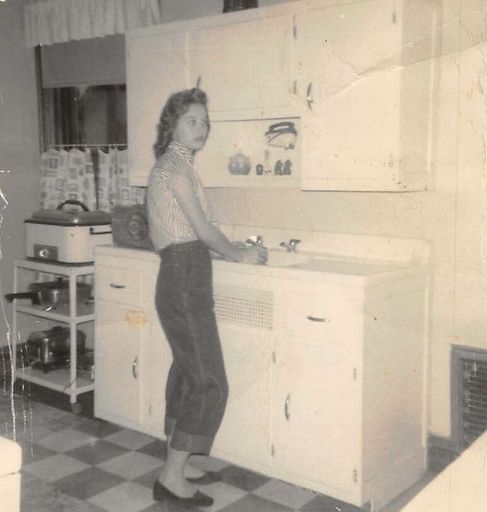 Irene (Wright)  Simpson photo gallery thumbnail 16 of 296