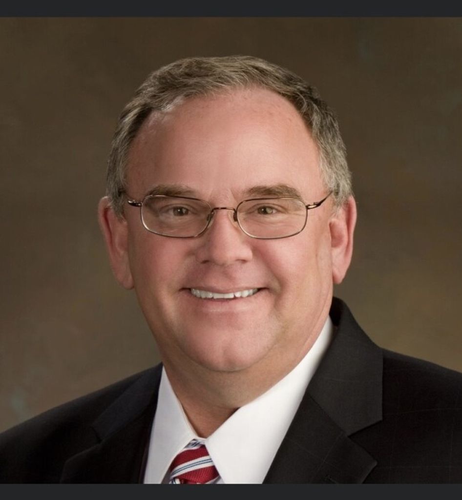 Dennis R Shackelford