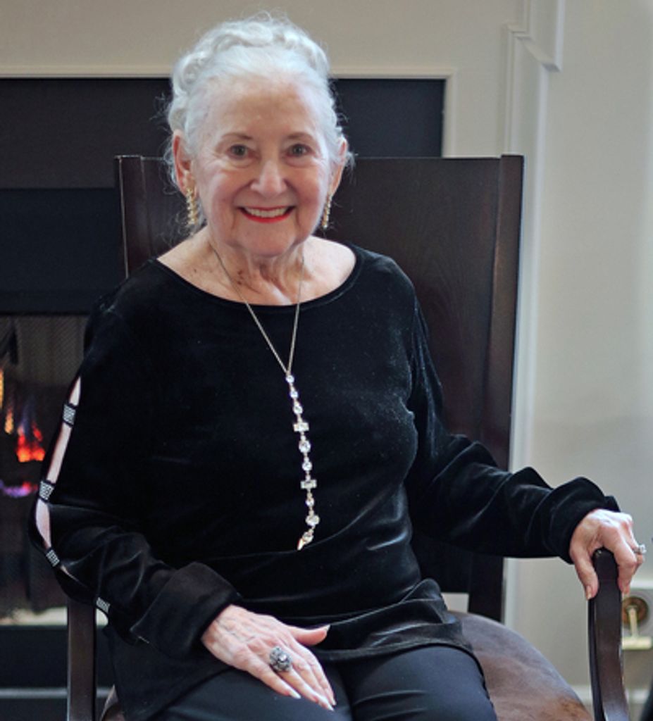 Violet Mies Profile Photo