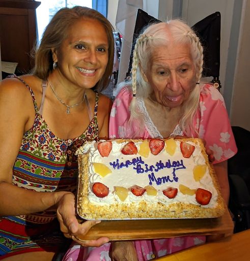 Yolanda C. Gonzalez photo gallery thumbnail 300 of 357