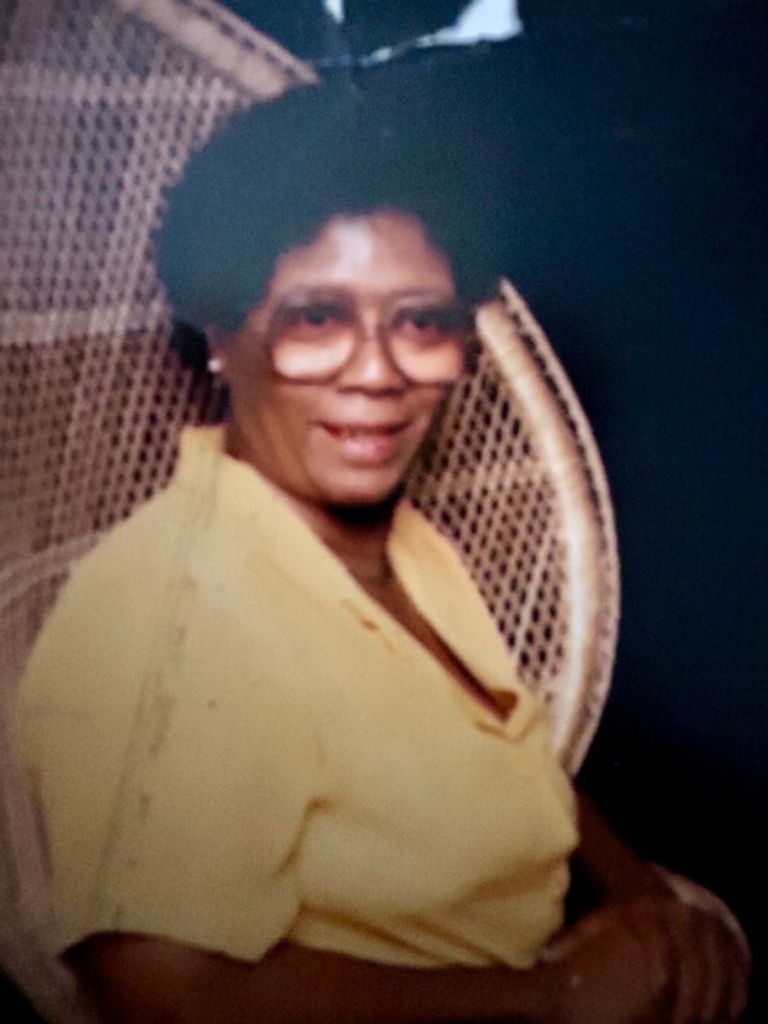 Vivian Lee (Black)  Maxwell