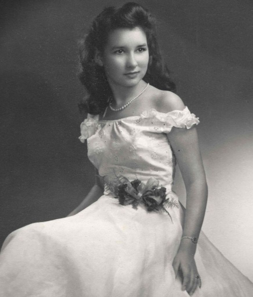 Gloria Dickinson De Lara Profile Photo