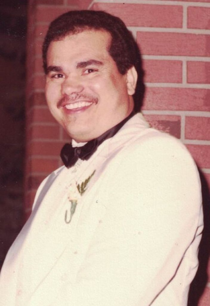 Juan QuiñOnes, Sr.