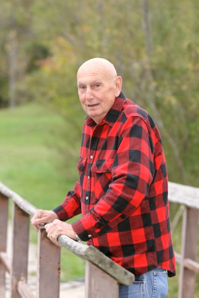 Brad R. Kinder
