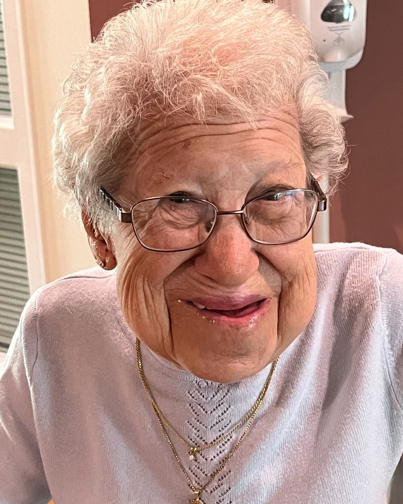 Sadie (Renna) Romard
