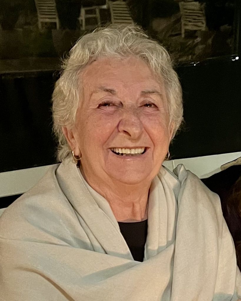 Elizabeth Johnson Profile Photo