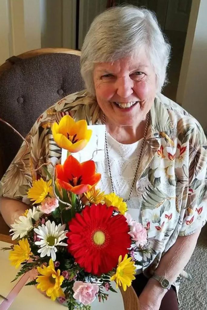 Barbara (Williams)  Hutchinson