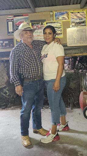 Juan Hernandez photo gallery thumbnail 72 of 129