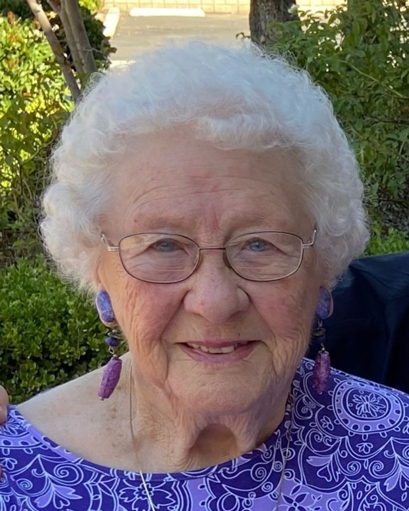 Dolly Deckert Profile Photo