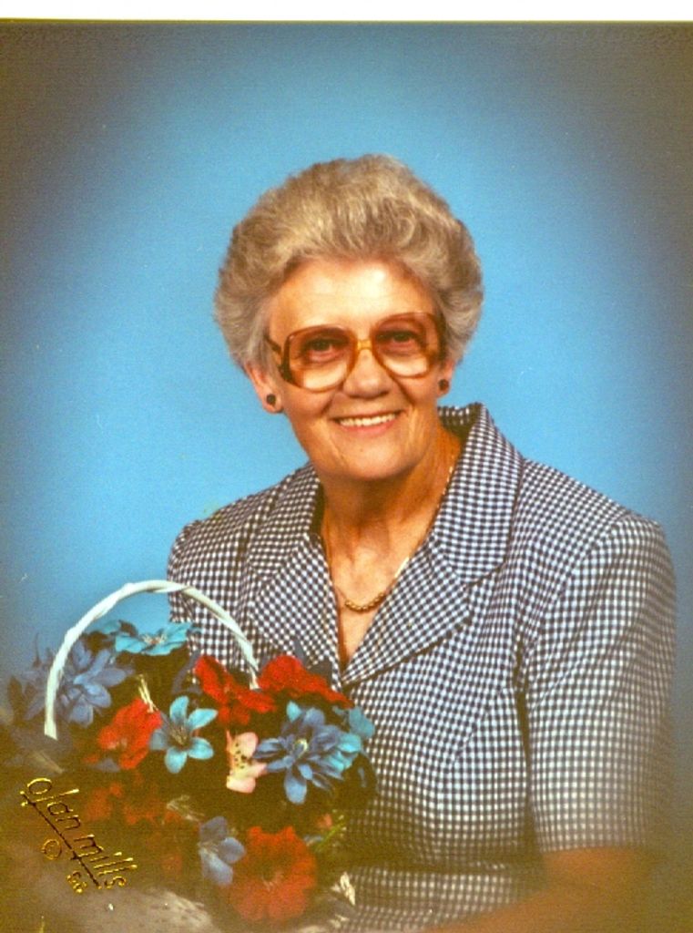 Bobbie Lou Smith  Lucas
