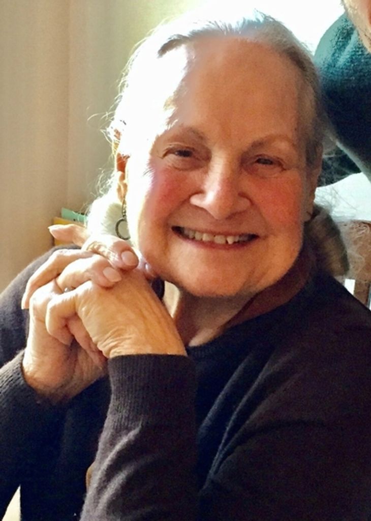 Elizabeth Rose Rettzo Chiartas Profile Photo