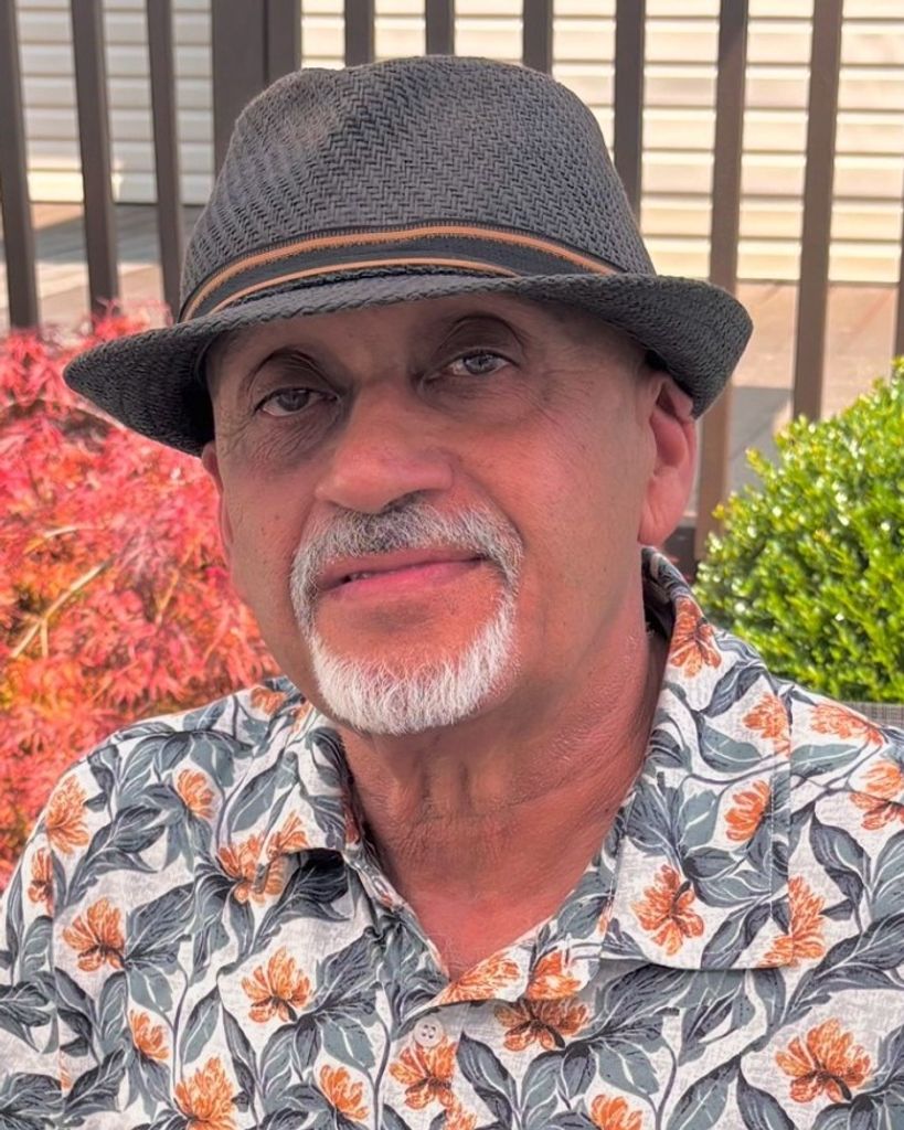 Victor Manuel Martinez Profile Photo