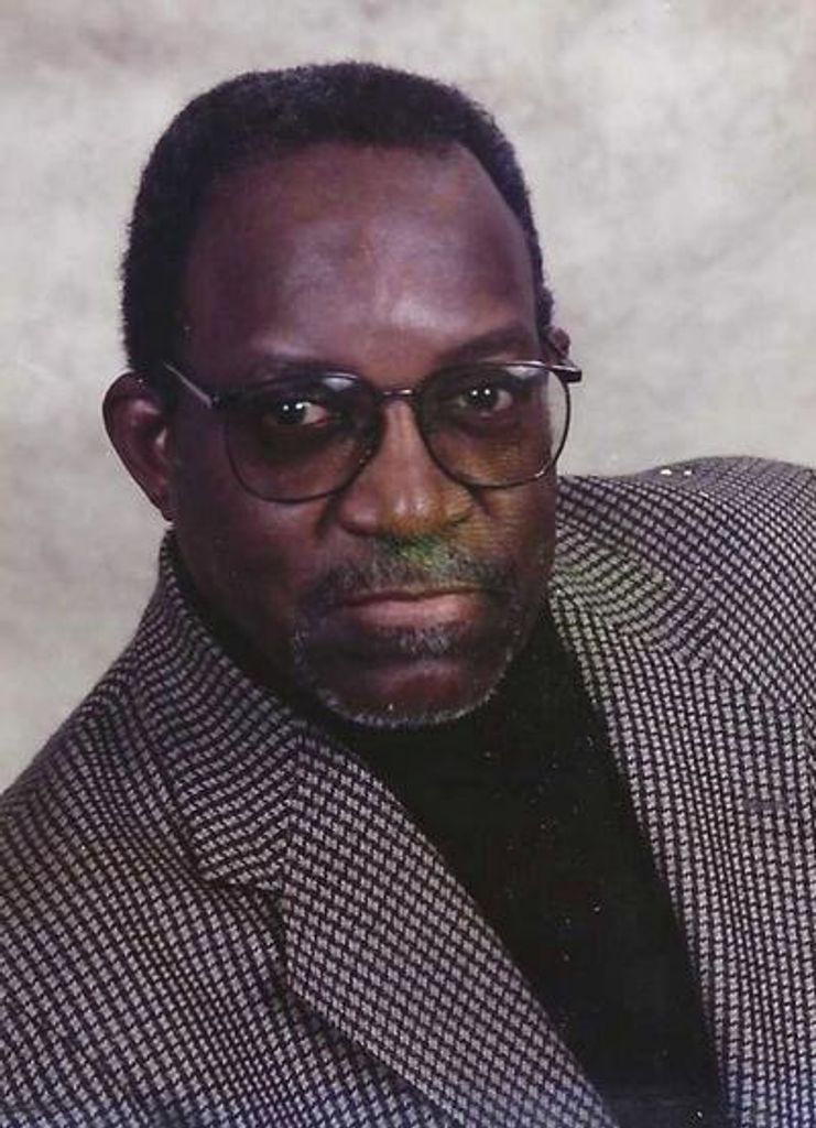 Edward Thompson Profile Photo