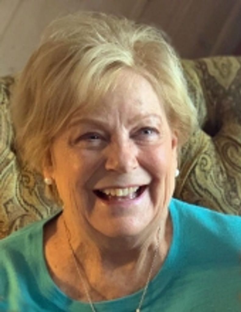 Linda  Lee Macy