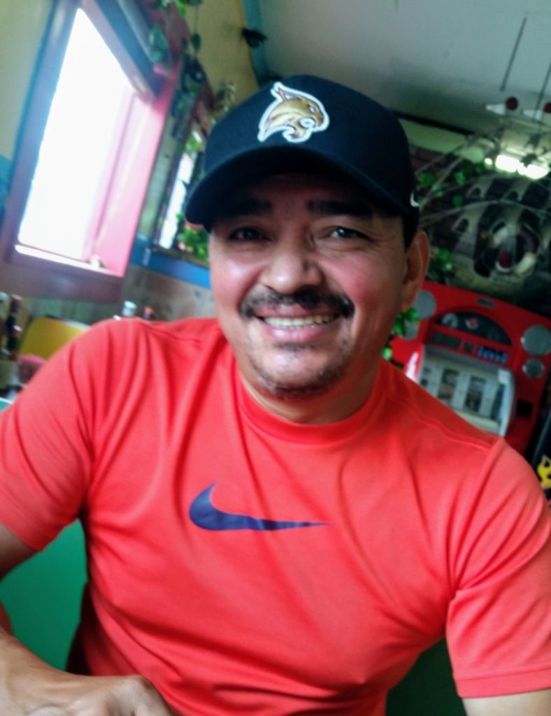 Hector Flores Profile Photo