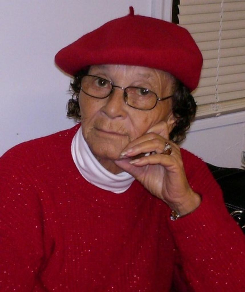 Louise Mills Yates Profile Photo