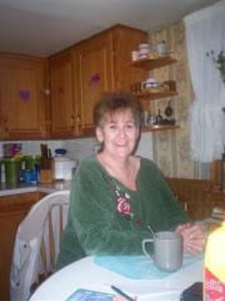 Vicki L (London)  Cochran