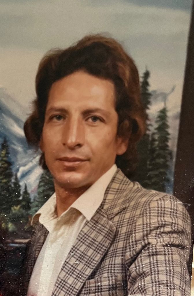 Eduardo Mendieta Profile Photo