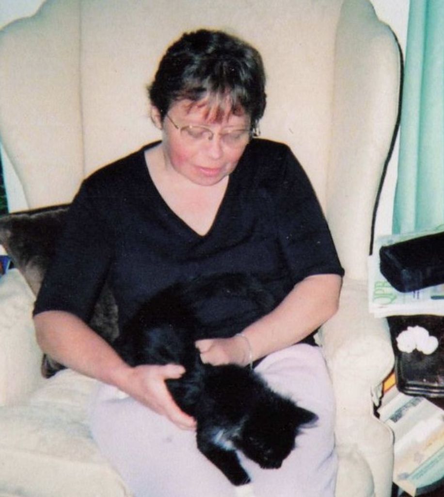 Iris J Giles