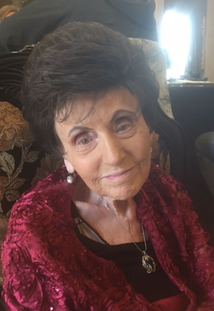 Lucy (Holt) Davis