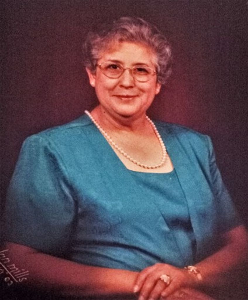 Amalia Vera Flores