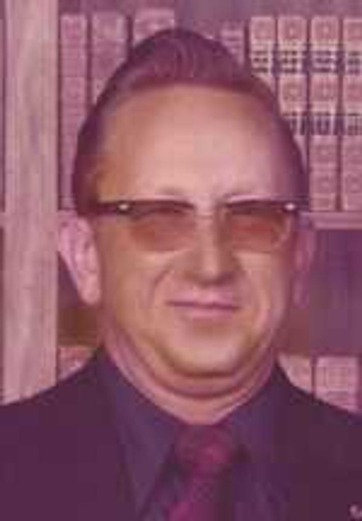 Kenneth R.  Shrader