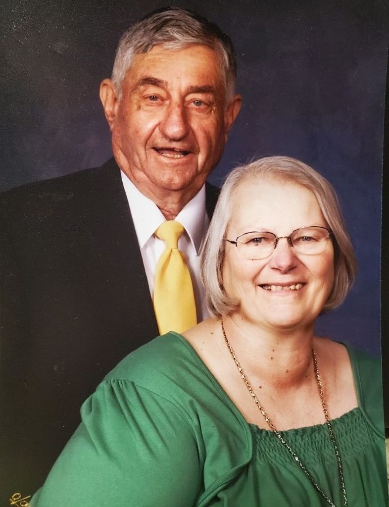 Donald E. & Juanita M. (Wisniewski)  Hines