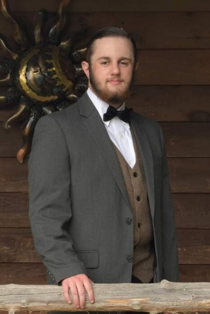 Aaron Daniel Evans Profile Photo