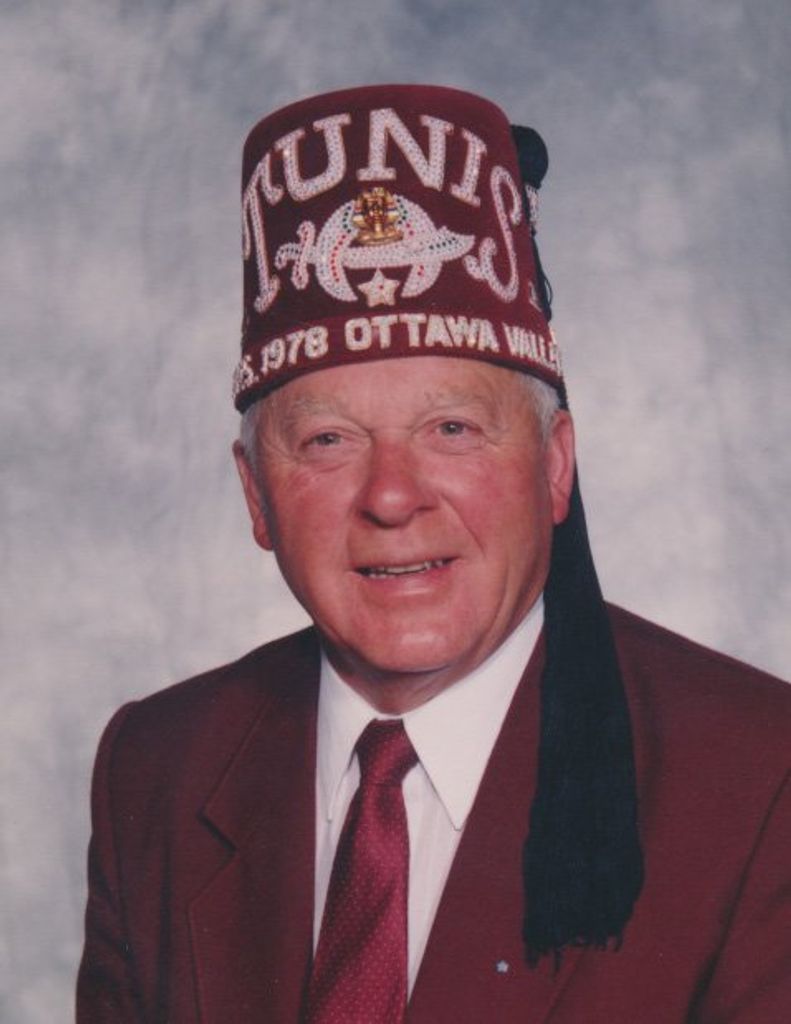 Clifton "Cliff" Thomas